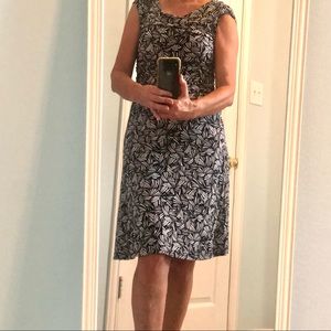 SZ 8 Navy Blue & White Easy Slip On Dress